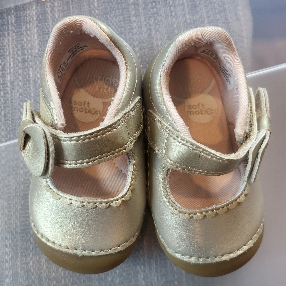 Stride Rite Walking Shoes Size 3.5